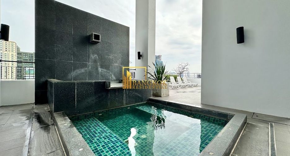 À louer 2 chambres condo à Watthana, Bangkok