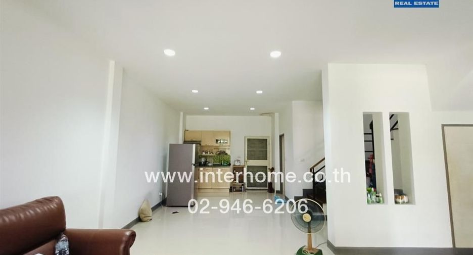 For sale 3 bed townhouse in Min Buri, Bangkok