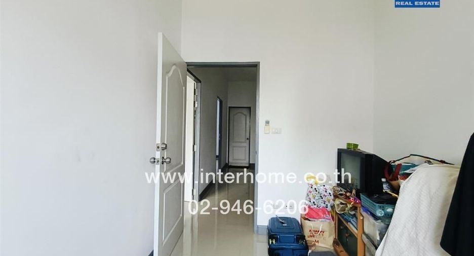 For sale 3 bed townhouse in Min Buri, Bangkok