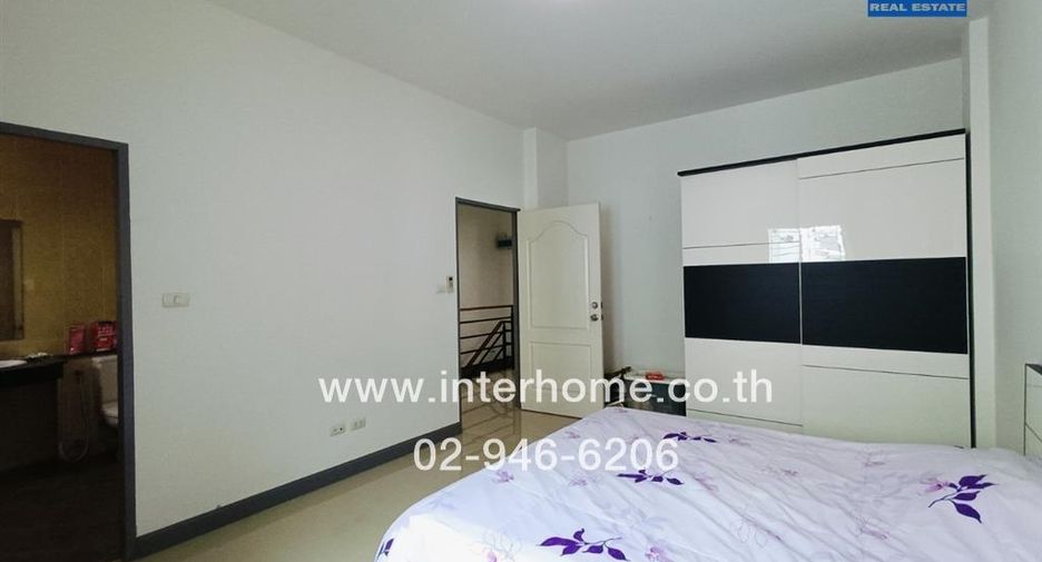For sale 3 bed townhouse in Min Buri, Bangkok