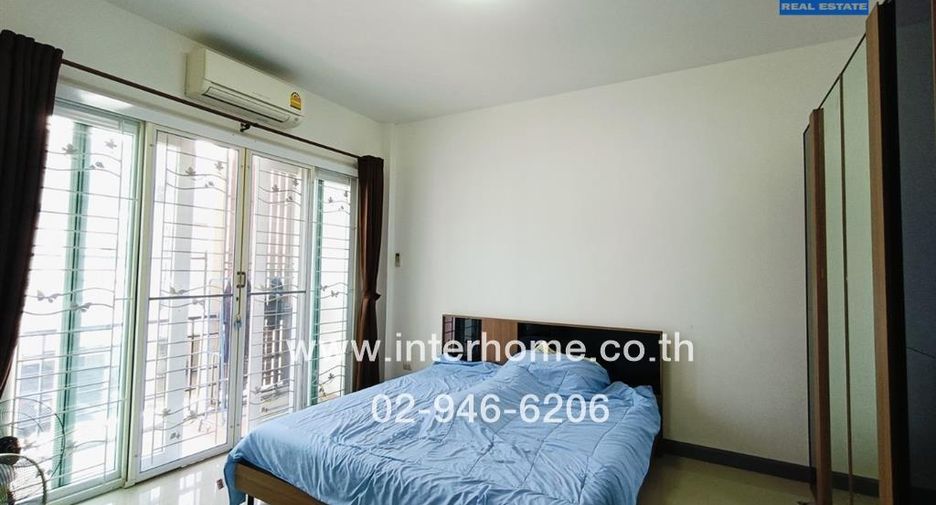 For sale 3 bed townhouse in Min Buri, Bangkok