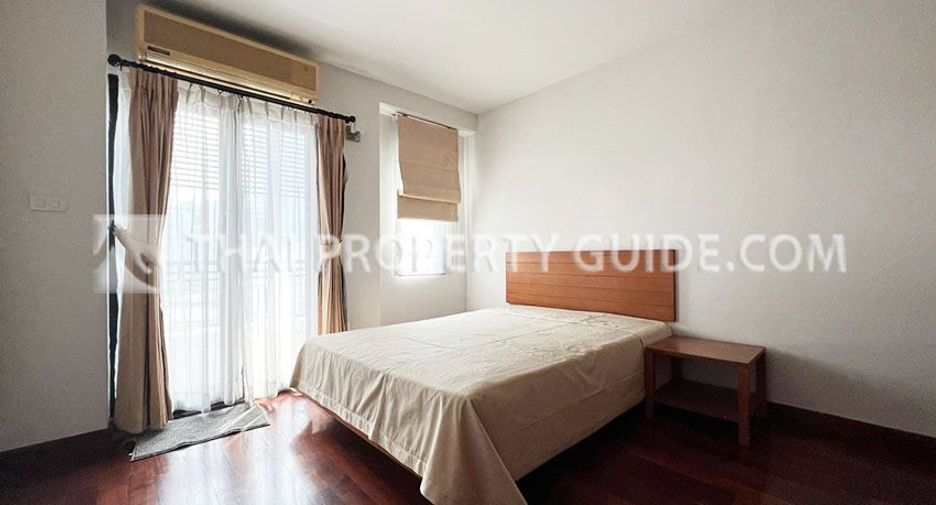 For rent 3 bedrooms apartment in Khlong Toei, Bangkok