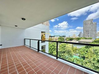 À louer 4 chambres appartement à Sathon, Bangkok