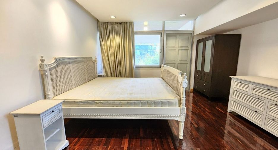 For rent 2 bedrooms apartment in Pathum Wan, Bangkok