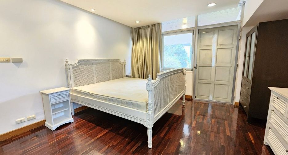 For rent 2 bedrooms apartment in Pathum Wan, Bangkok