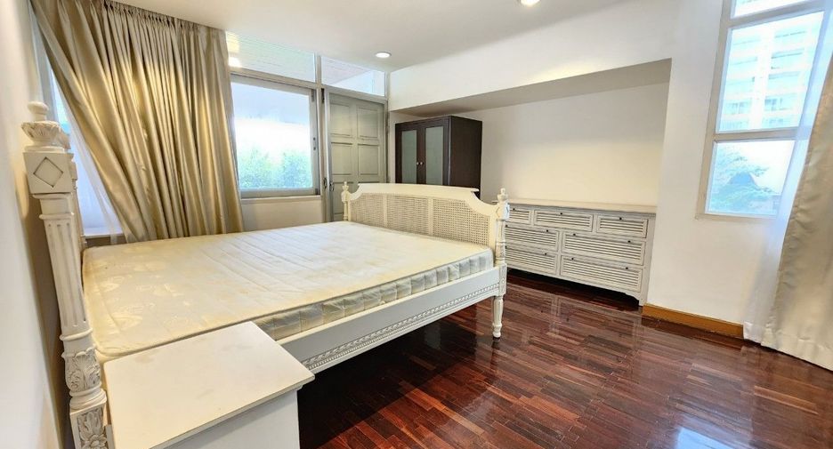 For rent 2 bedrooms apartment in Pathum Wan, Bangkok