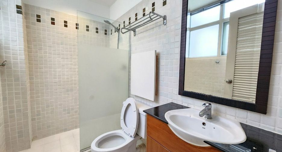 For rent 2 bedrooms apartment in Pathum Wan, Bangkok