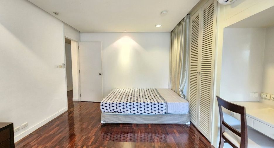 For rent 2 bedrooms apartment in Pathum Wan, Bangkok