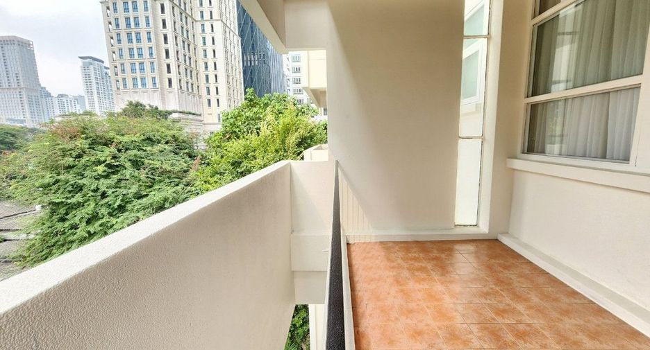 For rent 2 bedrooms apartment in Pathum Wan, Bangkok