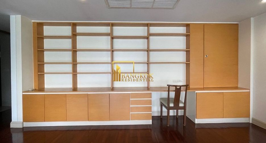 For rent 2 bedrooms apartment in Watthana, Bangkok