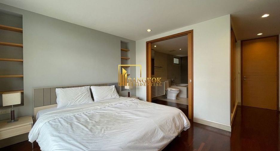 For rent 2 bedrooms apartment in Watthana, Bangkok