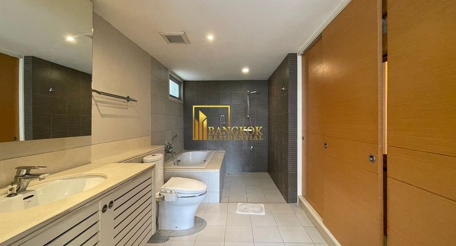 For rent 2 bedrooms apartment in Watthana, Bangkok