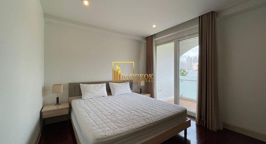 For rent 2 bedrooms apartment in Watthana, Bangkok