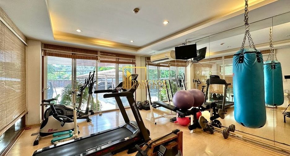 For rent 2 bedrooms apartment in Watthana, Bangkok