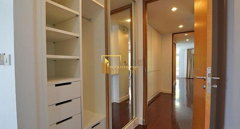 For rent 2 bedrooms apartment in Watthana, Bangkok