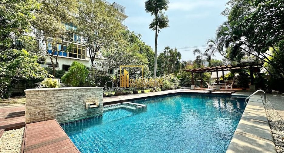 For rent 2 bedrooms apartment in Watthana, Bangkok