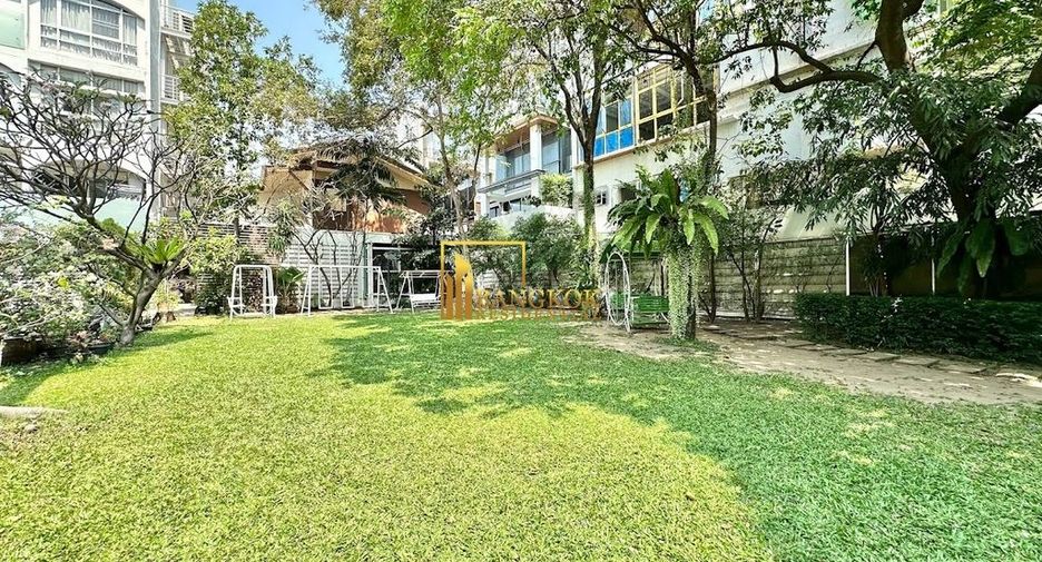 For rent 2 bedrooms apartment in Watthana, Bangkok