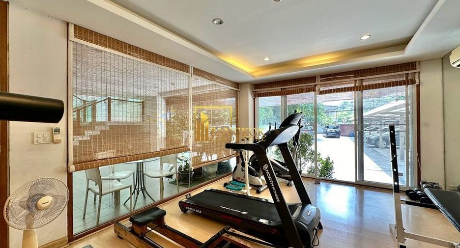 For rent 2 bedrooms apartment in Watthana, Bangkok