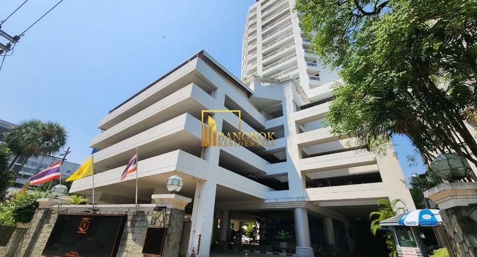 Apartment zur Miete mit 3 Zimmer in Khlong Toei, Bangkok