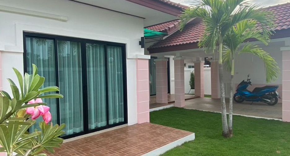 For rent and for sale 3 bedrooms house in Bang Lamung, Chonburi