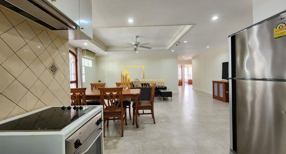 For rent 3 bedrooms apartment in Khlong Toei, Bangkok