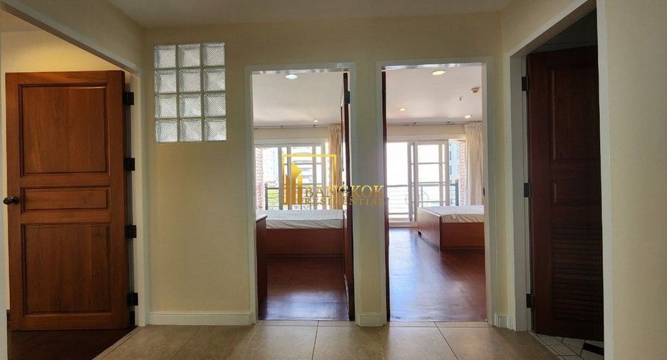 For rent 3 bedrooms apartment in Khlong Toei, Bangkok