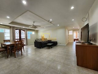 For rent 3 bedrooms apartment in Khlong Toei, Bangkok