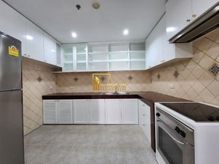 For rent 3 bedrooms apartment in Khlong Toei, Bangkok
