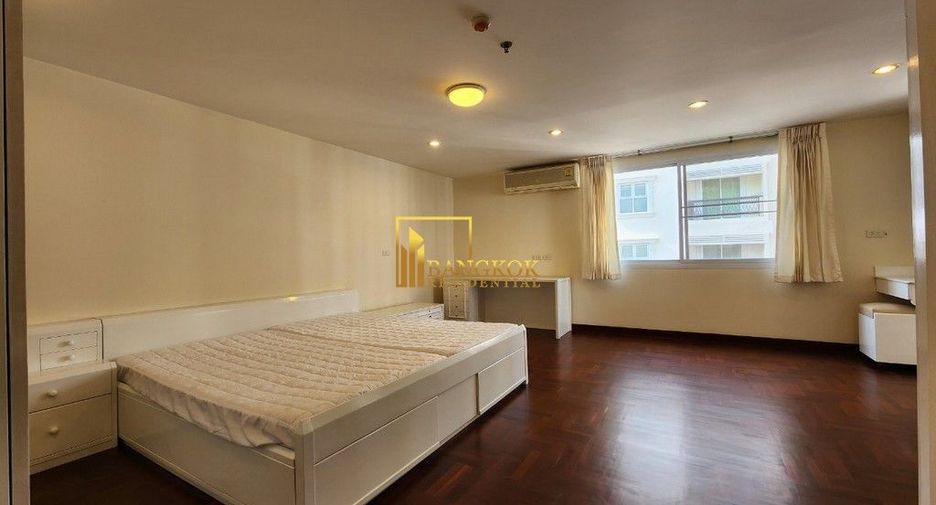 For rent 3 bedrooms apartment in Khlong Toei, Bangkok
