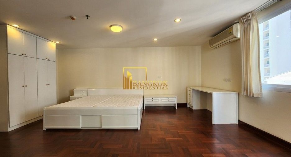 For rent 3 bedrooms apartment in Khlong Toei, Bangkok