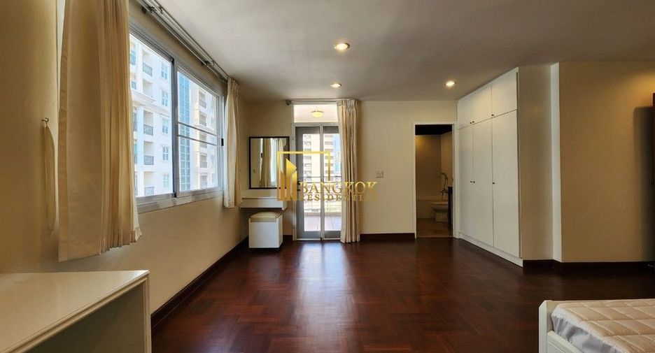 For rent 3 bedrooms apartment in Khlong Toei, Bangkok