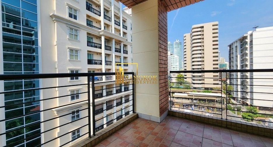 For rent 3 bedrooms apartment in Khlong Toei, Bangkok