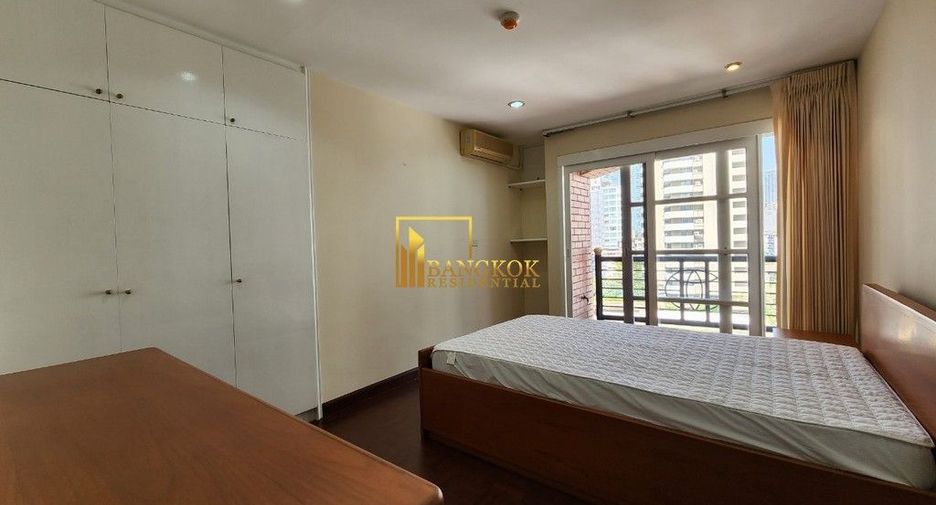 For rent 3 bedrooms apartment in Khlong Toei, Bangkok