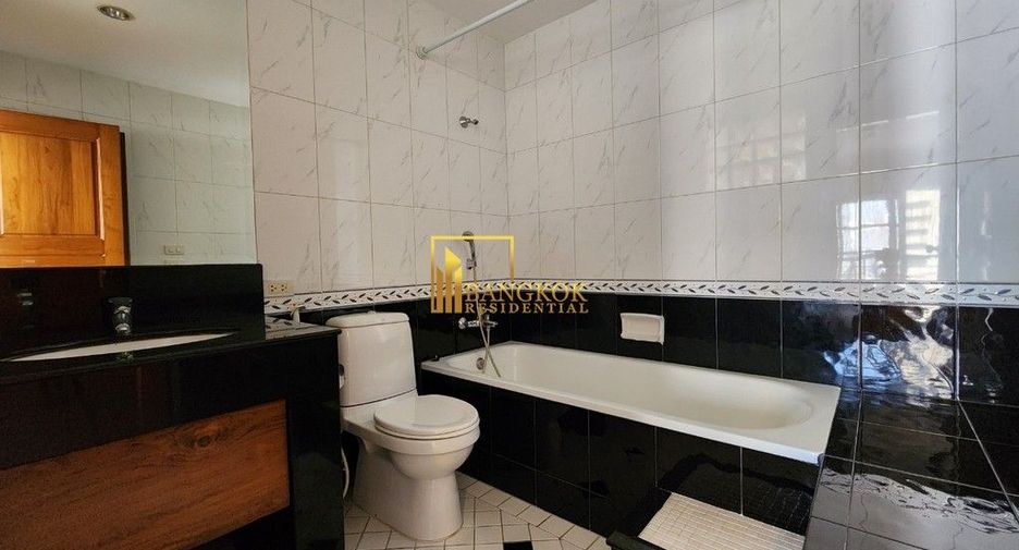 For rent 3 bedrooms apartment in Khlong Toei, Bangkok
