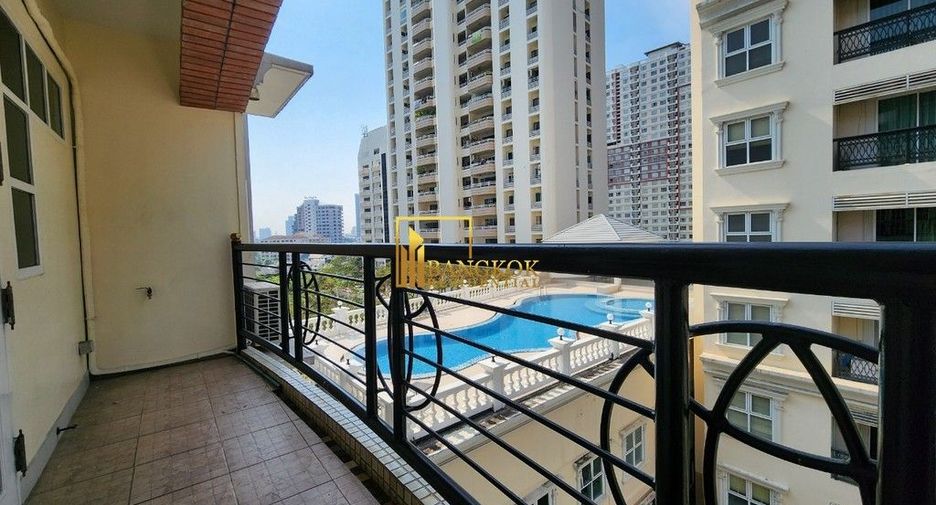 For rent 3 bedrooms apartment in Khlong Toei, Bangkok