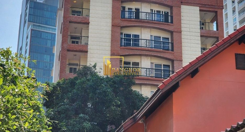 For rent 3 bedrooms apartment in Khlong Toei, Bangkok