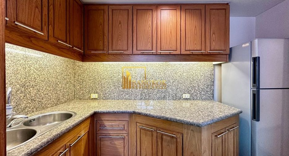 For rent 3 bedrooms apartment in Watthana, Bangkok