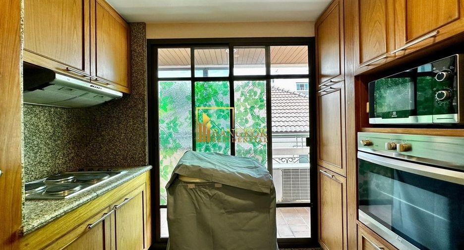 For rent 3 bedrooms apartment in Watthana, Bangkok