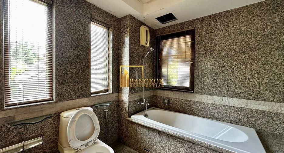 For rent 3 bedrooms apartment in Watthana, Bangkok