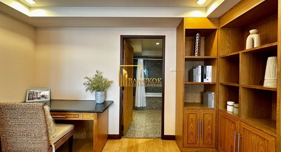 For rent 3 bedrooms apartment in Watthana, Bangkok