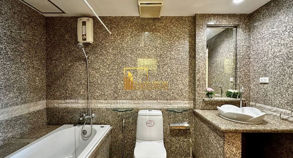 For rent 3 bedrooms apartment in Watthana, Bangkok