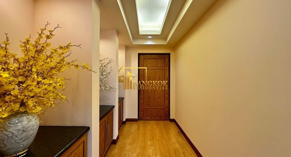 For rent 3 bedrooms apartment in Watthana, Bangkok