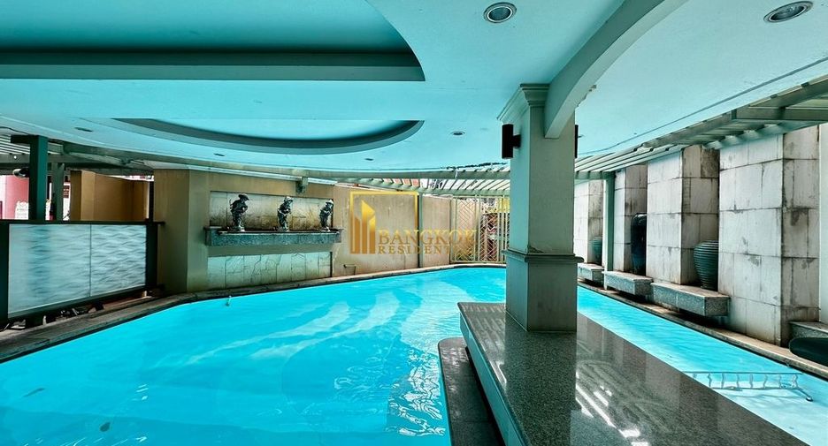For rent 3 bedrooms apartment in Watthana, Bangkok
