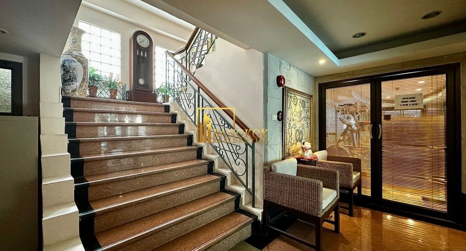 For rent 3 bedrooms apartment in Watthana, Bangkok