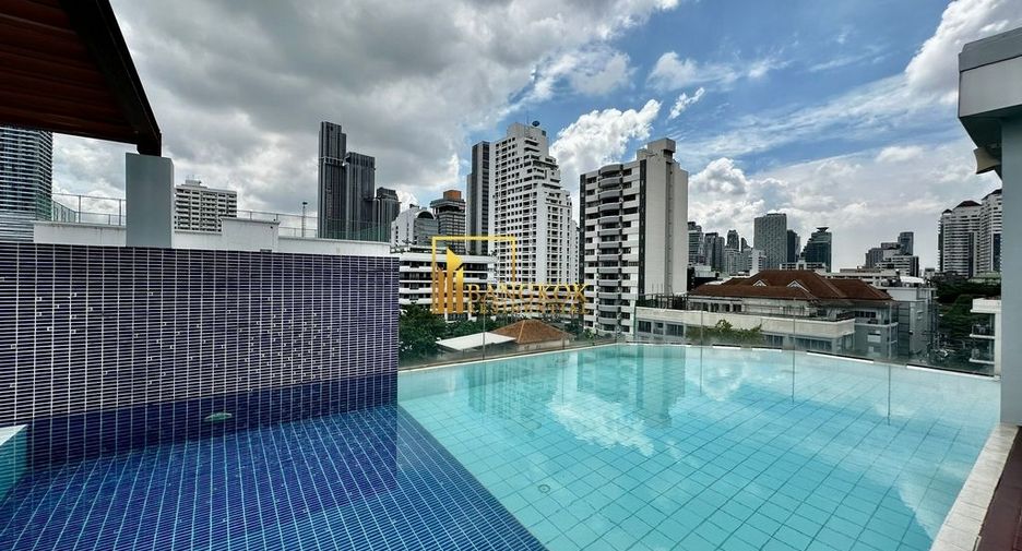 Condo en alquiler de 3 habitaciones en Watthana, Bangkok