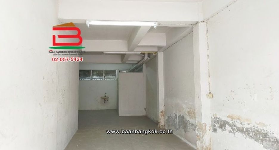 Local comercial en venta de 4 habitaciones en Ratchathewi, Bangkok