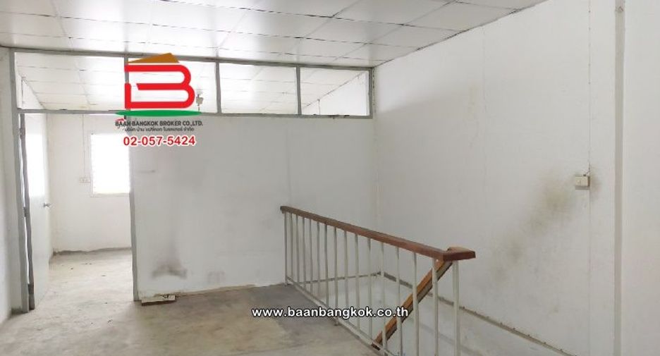 Local comercial en venta de 4 habitaciones en Ratchathewi, Bangkok
