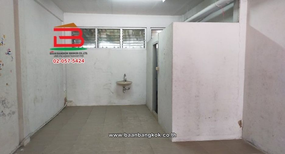 Local comercial en venta de 4 habitaciones en Ratchathewi, Bangkok