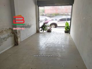 For sale 4 bedrooms retail Space in Ratchathewi, Bangkok
