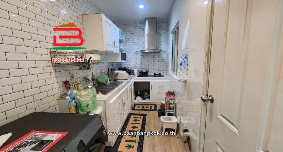 For sale 4 bedrooms townhouse in Sai Mai, Bangkok